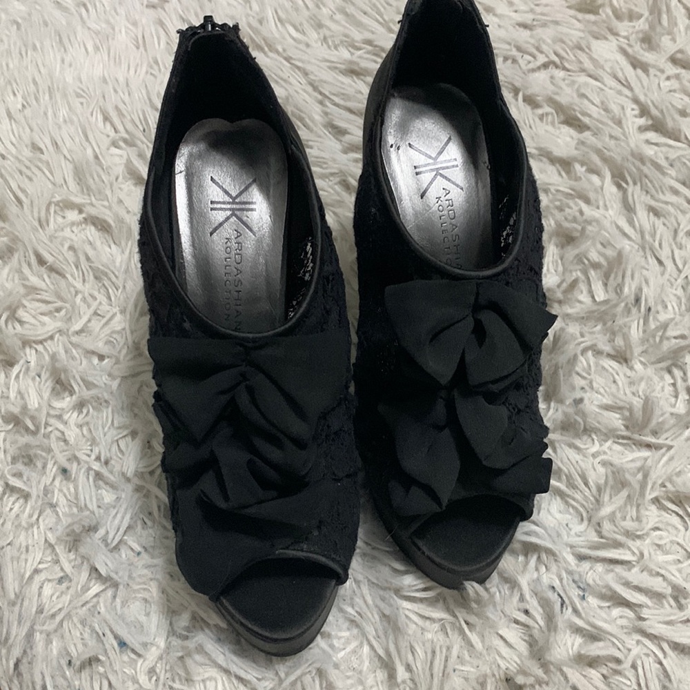 Black stilhetto peep toe heels Kardashian Kollection
